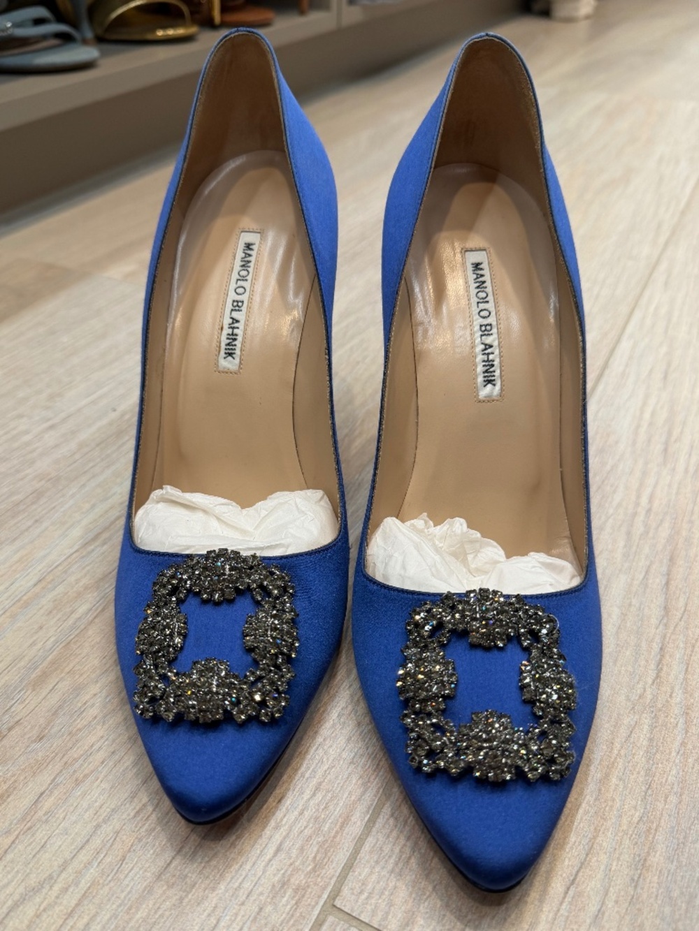 Manolo Blahnik Hangisi 105mm - Picture 1 of 5